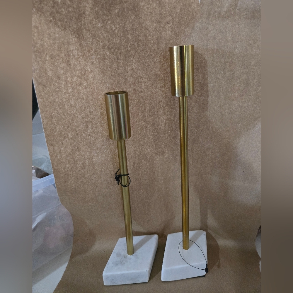 Gold Metal Candle Holder – Elegant Home Accent